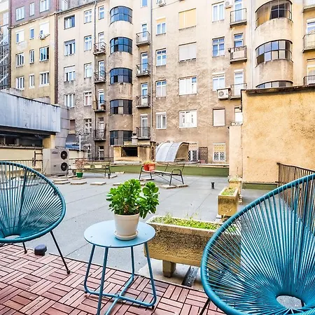 Bpr Charming Design With Balcony, A/c * Budapest
