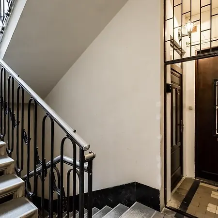 Appartamento Bpr Charming Design With Balcony, A/c Budapest