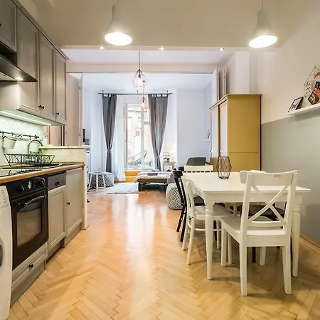Apartment Bpr Charming Design With Balcony, A/c