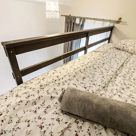 Bpr Charming Design With Balcony, A/c