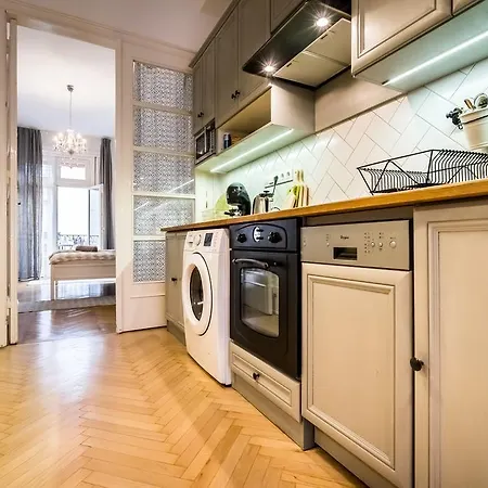 Apartment Bpr Charming Design With Balcony, A/c *