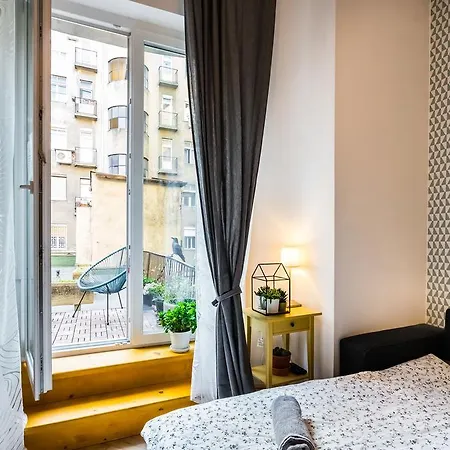Bpr Charming Design With Balcony, A/c Apartment Budapest